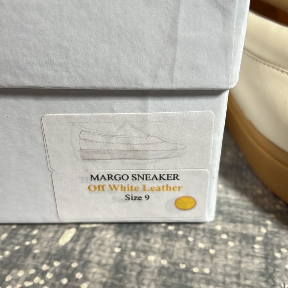 Beklina Margo sneaker off white 9 cushion flats new - Picture 5 of 7